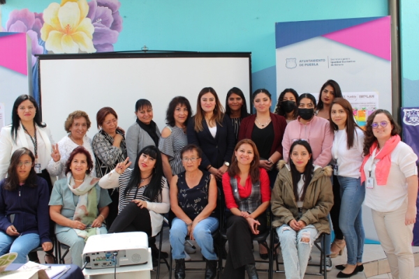 Grupo de mujeres que participaron el taller